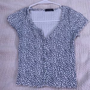 Brandy Melville Black and White Button Up Top